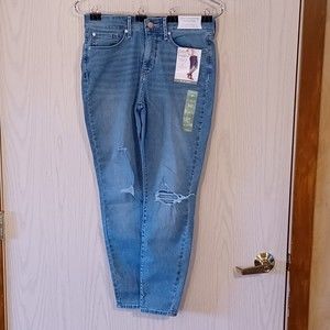 NWT Levi's Signature Gold Jeans, Size 8S, Mid-Rise, Skinny, 29Wx28L, Distressed